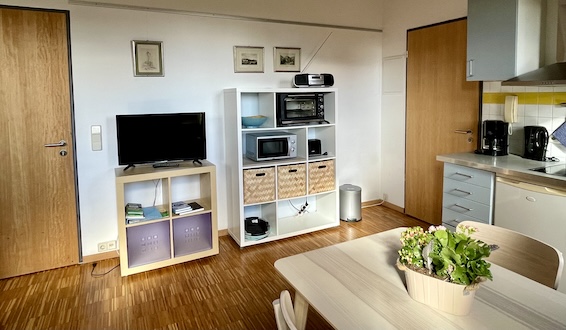 TV mit Zugang zum Bad