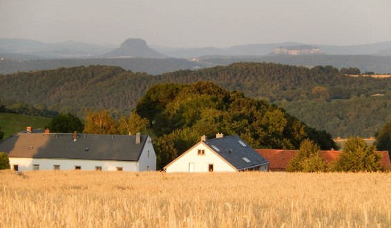 Blick auf den Hof vor der Sächsischen Schweiz